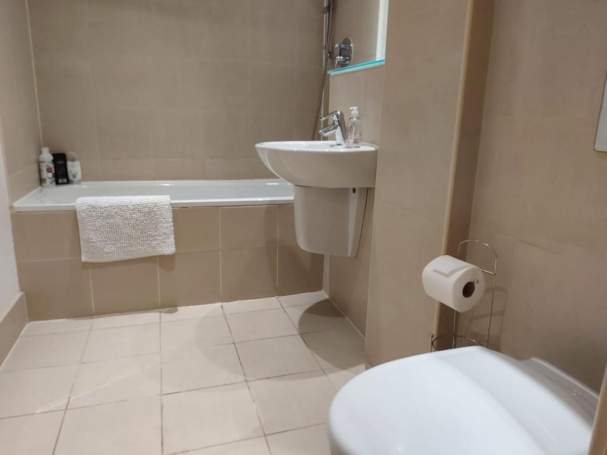 City Apartment In Great Location With A Balcony & Parking Possible - West One Sheffield Eksteriør billede