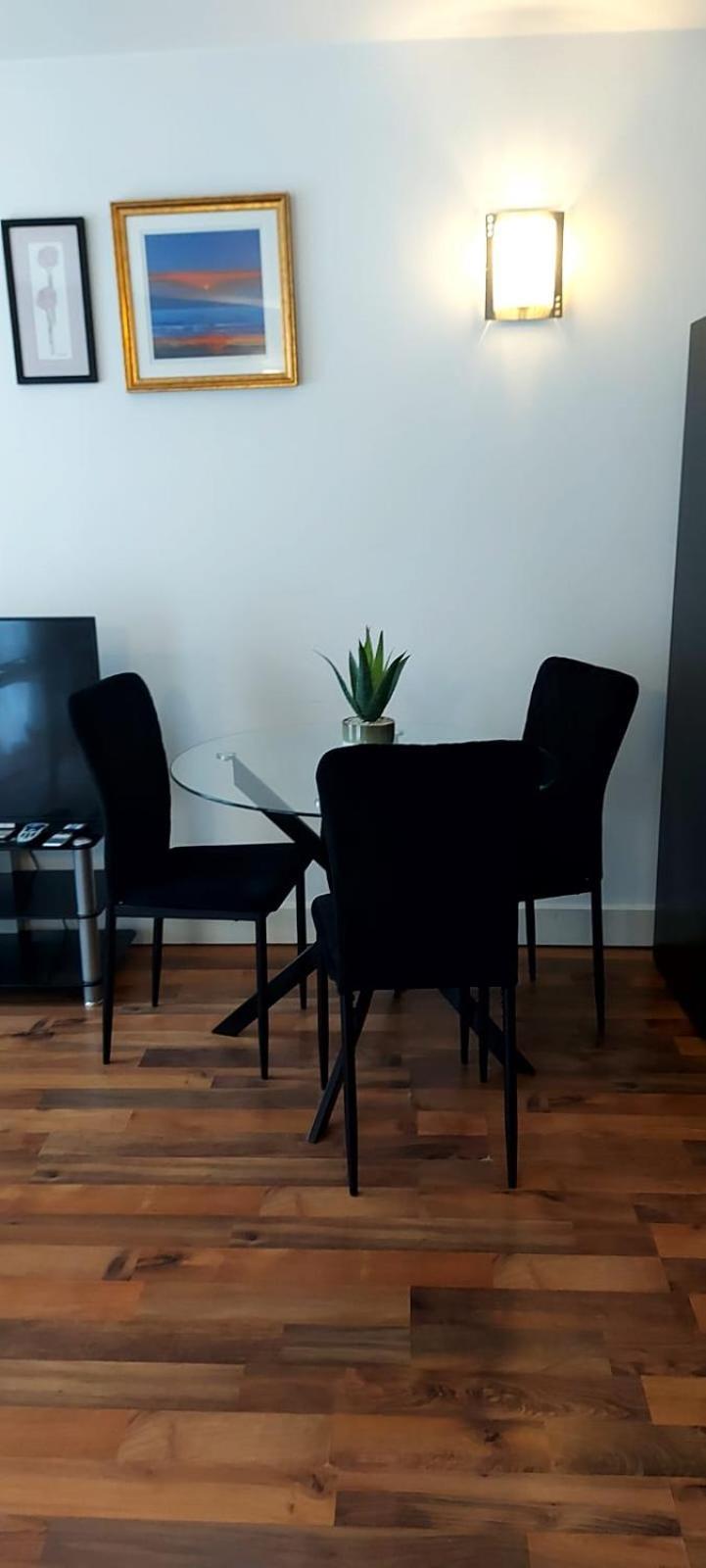 City Apartment In Great Location With A Balcony & Parking Possible - West One Sheffield Eksteriør billede
